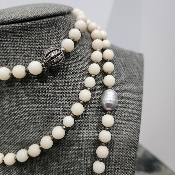 Glass Bead Necklace with Large Pearl Accent - 40" Total Length - Picture 4 of 14